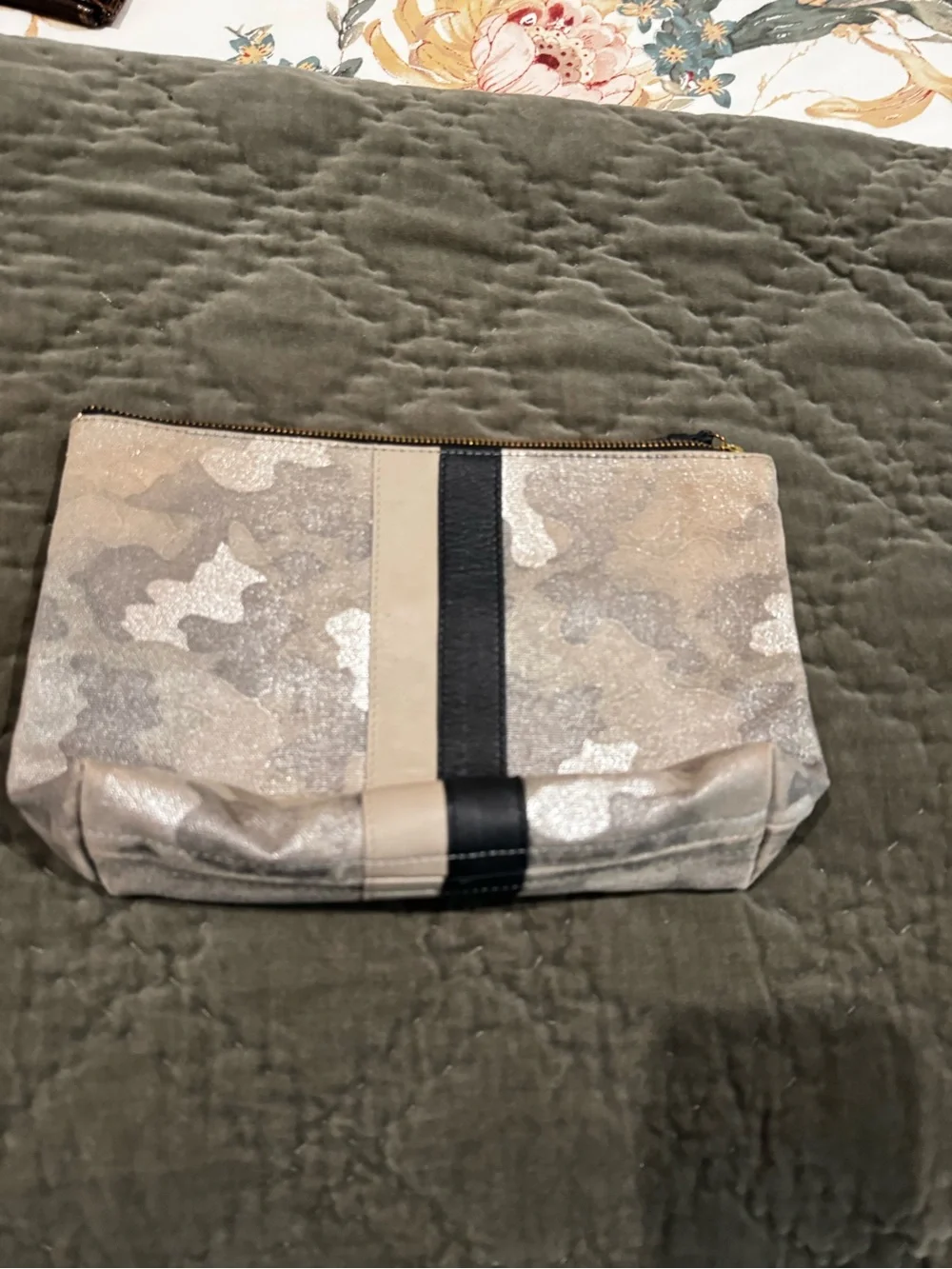 Neutral Camo Travel Pouch with Stripe Kempton